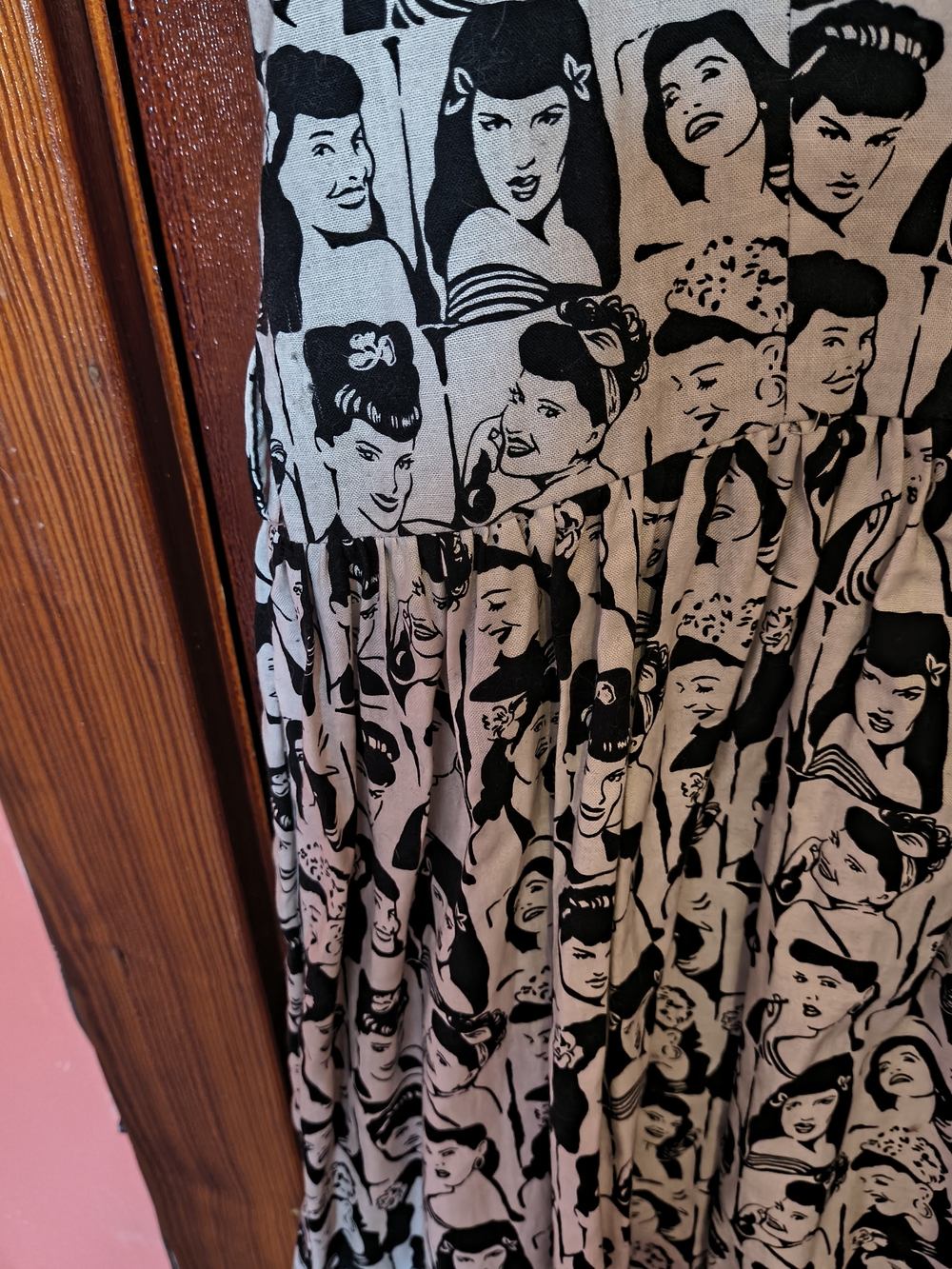 Bernie Dexter Photo Booth Face Novelty Print Dress Black/White Rockabilly - Picture 10 of 11